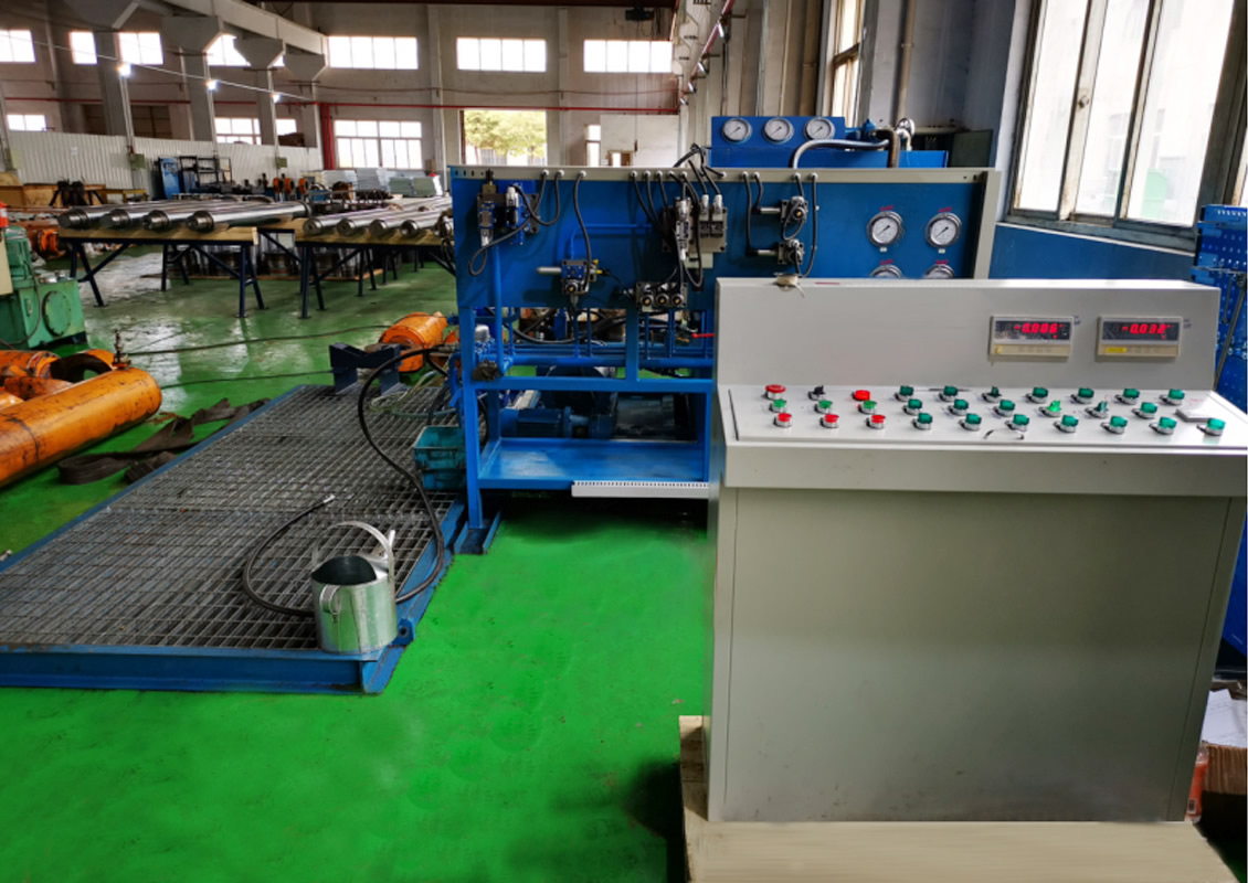 Hydraulic cylinder test bench